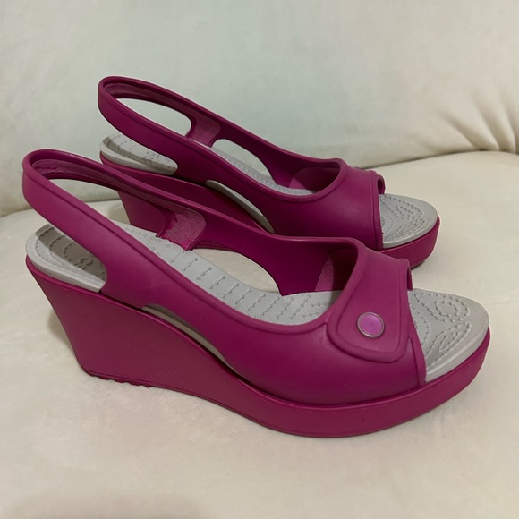 CROCS Shoes - Crocs Barbie Havana Women’s Size 7 Pink Wedge Sandal Open Toe Slingback Platform